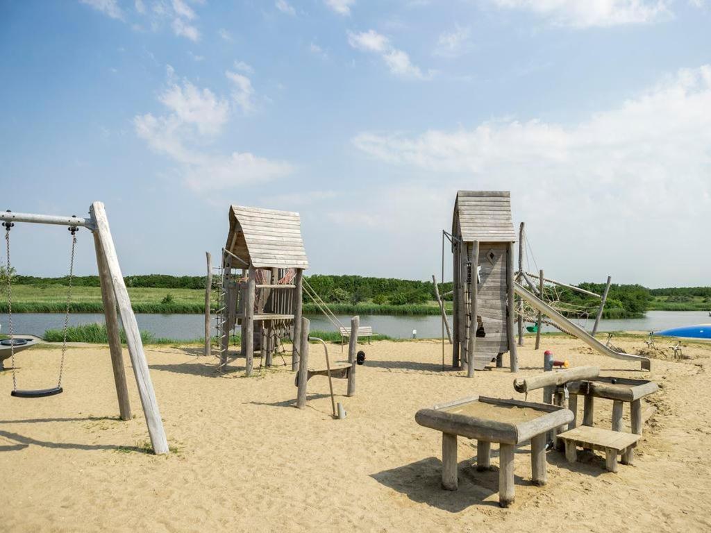 Landal Rnbjerg Hotel รานุม ภายนอก รูปภาพ